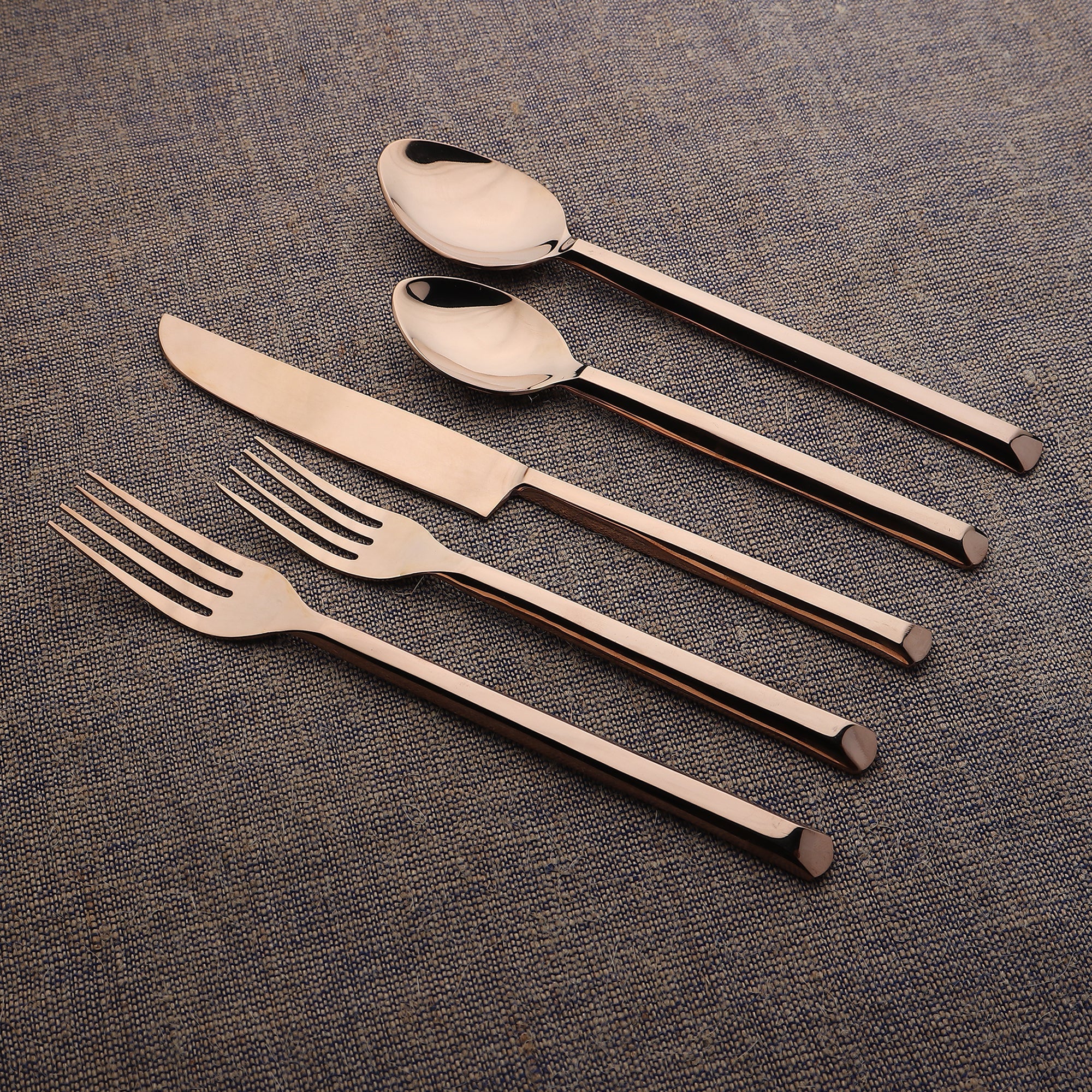 Plateau Flatware Set — 5 Piece
